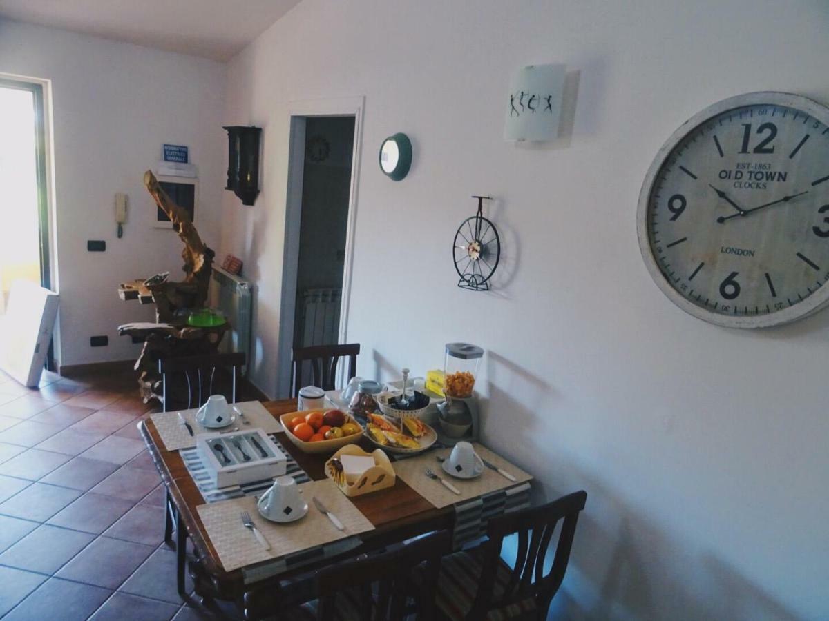 Clock'S House Hotel Fiumicino Buitenkant foto